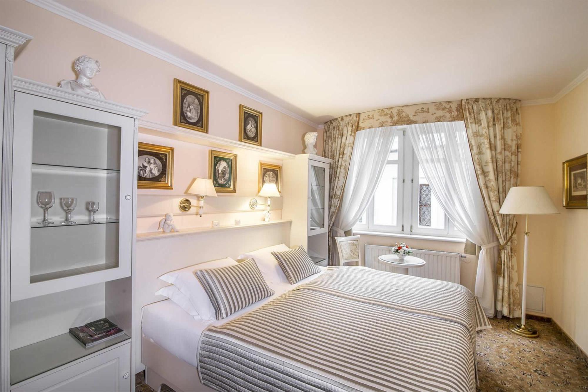 Отель Karlsbad Grande Madonna Экстерьер фото